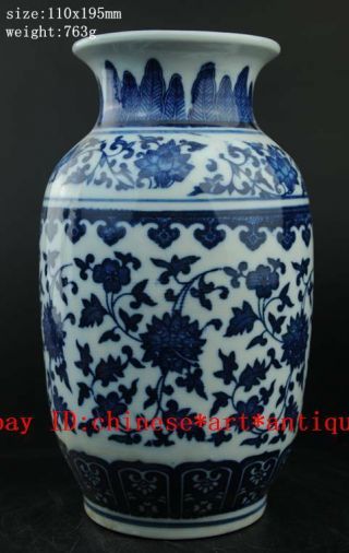 Delicate Chinese Antique Hand Painted Blue And White Porcelain Vase B02