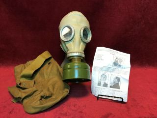 Vtg Military Gas Mask With Carry Bag And Instructions