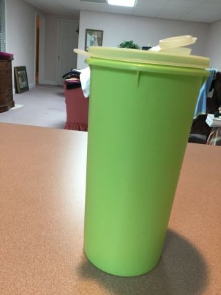 Tupperware Keeper Container Pitcher 261 - 5 Green 1.  5 Qt.  With Sheer Pour Spout