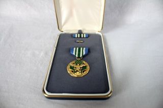 United States Military Merit Medal With Arrow Presentation Case 3 Pc.  Set