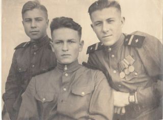 1940s Big Handsome Young Men Soldiers Friends Ww2 Russian Soviet Photo Gay Int