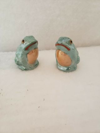 Adorable Vintage Frog Porcelain Salt & Pepper Shakers Made In Japan - 2 " High