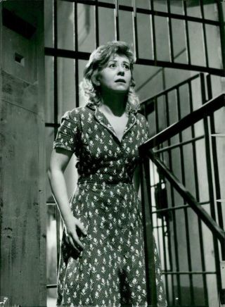 Vintage Photograph Of Giulietta Masina In The Movie " Nella Città L 