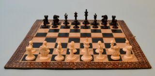 Antique English Black Bone Staunton Chess Set & Box & Leather Board C.  1875