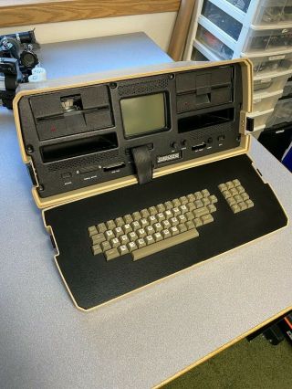 Osborne 1 Cp/m Portable Vintage Computer.  Not - Parts/repair
