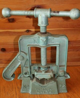 Nye No 72 Pipe Vise Vintage Cast Iron Bench / Truck Mount Tool Antique Steampunk