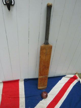 ANTIQUE VINTAGE ENGLISH WOODEN CRICKET BAT AND BALL SPORTING ANTIQUES BAR PROP 2