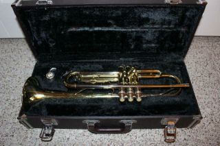 Yamaha Ytr2320 Student Trumpet Serial 003044a W/case & Mouthpiece
