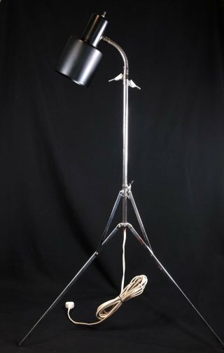 Vintage Flexible Adjustable Wire Gooseneck Drafting Mcm Tripod Floor Desk Lamp