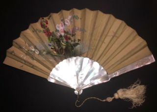 Fine Antique French Art Nouveau Mother Pearl Hand Painted Roses Flowers Silk Fan