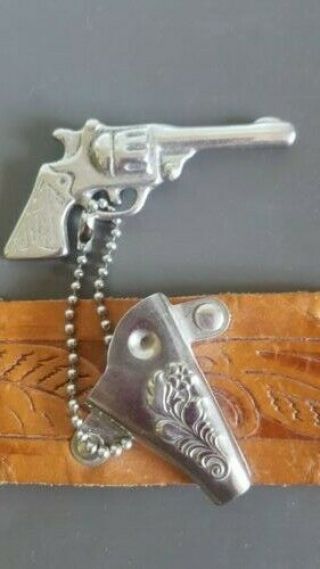 VINTAGE BOY ' S BELT MINI PLAY HOLSTER AND GUN FOR 1 