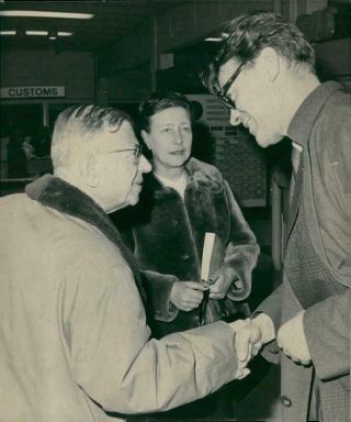 Vintage Photograph Of Dr.  John Takman Welcomes Jean - Paul Sartre And Simone De Be
