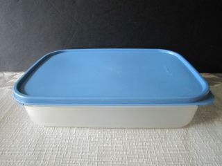 Tupperware 1608 Modular Mate 8.  5 Cup Container W/blue Lid