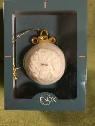Lenox 1996 Annual Christmas Ornament Ivory With Gold Trim Porcelain Ball