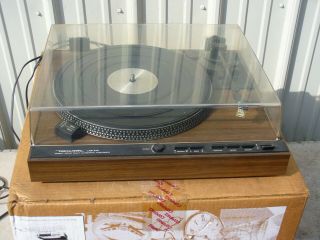 Vintage Realistic Lab 440 Turntable Record Player & Looks Great