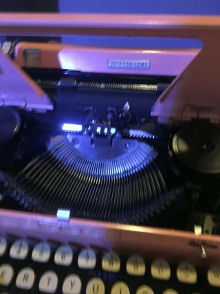 Vintage 1950’s Pink ROYAL QUIET DE LUXE Typewriter & Case Bubblegum Pink 2