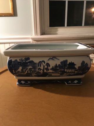 Bombay Made In China Canton Looking Planter Blue & White Porcelain