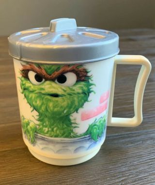 Sesame Street Oscar The Grouch Plastic Cup Vintage Trash Can Mug Lid