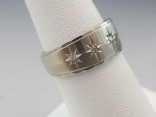 Vintage 14K White Gold Band Ring w/ Diamonds & Engraved w/ Starbursts Size 7 2