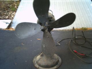 Vintage Oscallating Table Top Fan Black Color 4 Blades Very Old