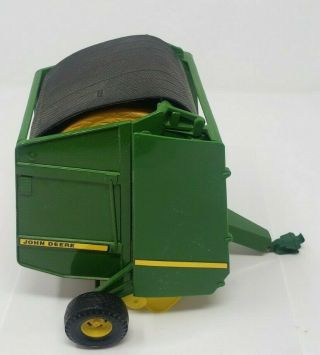 Vintage Ertl 1:16 Scale Diecast John Deere Round Baler Farm Toy With Bale 1/16
