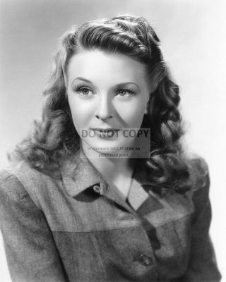 Evelyn Ankers In The 1941 Film " The Wolf Man " - 8x10 Publicity Photo (cc474)
