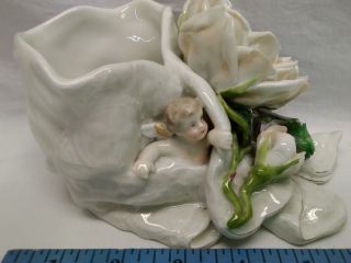 Antique Meissen Porcelain Figurine Of Cupid Hiding Under Rose 664 Rare - Asis