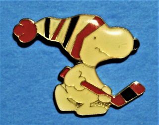Snoopy - Playing Hockey - Peanuts - Vintage Lapel Pin - Hat Pin - Pinback