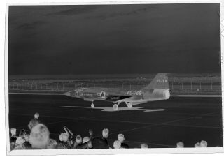 N807 1950 ' S NEGATIVE.  MILITARY AVIATION,  U.  S.  AIR FORCE FIGHTER JET,  EDWARDS AFB 2