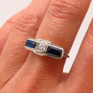Antique Art Deco 750/18k White Gold W/ Sapphire Gemstone & Diamond Ring
