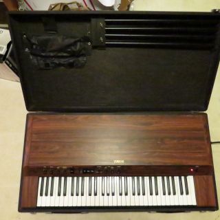 Vintage Yamaha Cp20 Electric Piano Keyboard W/ Built - In 26 " Stand Great Cond