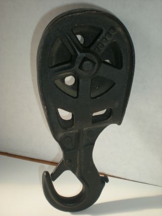 Large Antique Cast Iron Hay Trolley Center Drop Pulley