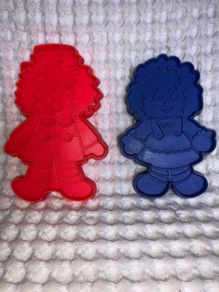 Vintage Plastic Raggedy Ann And Andy With Handles By The Bobbs Merrill Co.