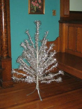 Vintage 1962 Silver Aluminum Christmas Tree Pom Pom ??