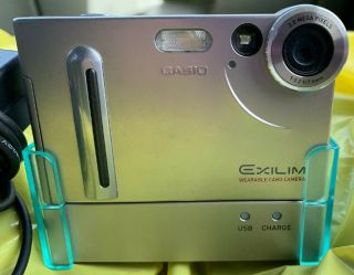 (B6) Casio Exilim EX - S2 Digital Camera 2MP Vintage Made in W Charger 2