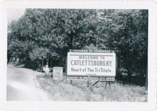 Fm15 Vtg 3x5 Photo Snapshot Welcome To Catlettsburg Kentucky Sign 1952