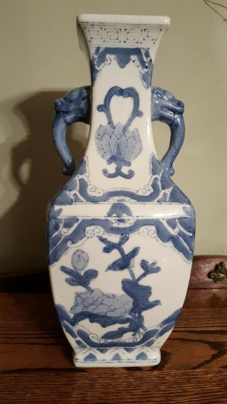 Vintage Asian Chinese Blue & White Porcelain Urn Vase With Foo Dog/lion Handles