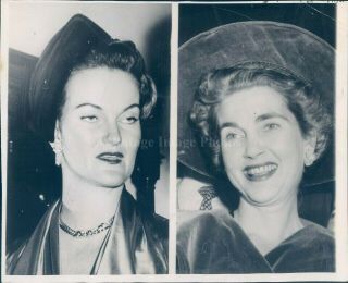 1954 Photo Doris Duke Barbara Hutton Art Collector 7x9 Vintage Image