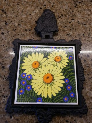 Vintage Cast Iron Tile Trivet Hot Plate Wall Hanging Decor Daisies A2