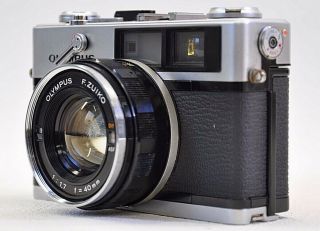 Vintage Film Camera OLYMPUS 35DC W/ZUIKO 1:1.  7 f=40mm produced 1971 2