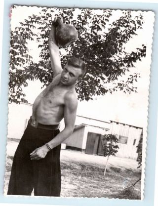 Photo Shirtless Bulge Man Athlete Muscle Lifting A Kettlebell Gay Int R33