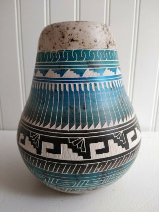 Hilda Whitegoat Native American Navajo Horse Hair Art Pottery Vase Signed