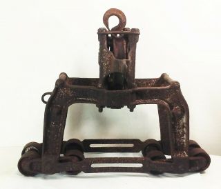 Vtg antique Goshen mfg cast iron hay trolley carrier unloader barn pulley tool 3