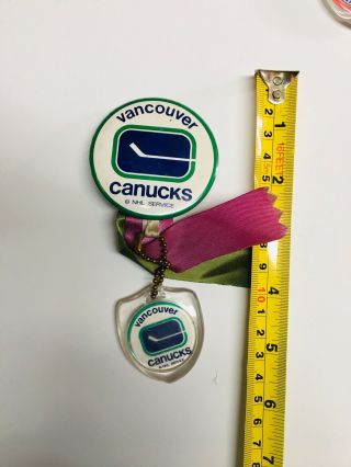 Vintage Vancouver Canucks Nhl Hockey Pinback Button And Key Chain