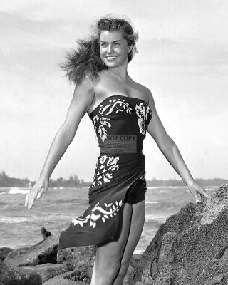 Esther Williams Actress And Swimmer - 8x10 Publicity Photo (rt894)