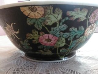 Vintage Chinese Porcelain Bowl Hand Painted in Macau Black Enameled with flowers 3