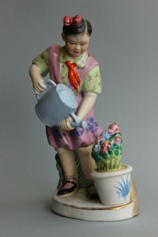 Old Jingdezhen Chinese Porcelain Figurine Of Girl With Watering Can