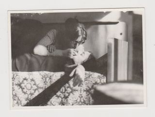 Two Lady Woman In Bed Affection Lesbian Int.  Vintage Orig Photo (55022)