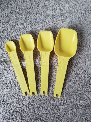 4 Vintage Yellow Tupperware Replacement Measuring Spoons 1267,  1269,  1271,  1272