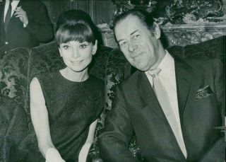 Photograph Of Rex Harrison And Audrey Hepburn At The " My Fair Lady " Press Confer